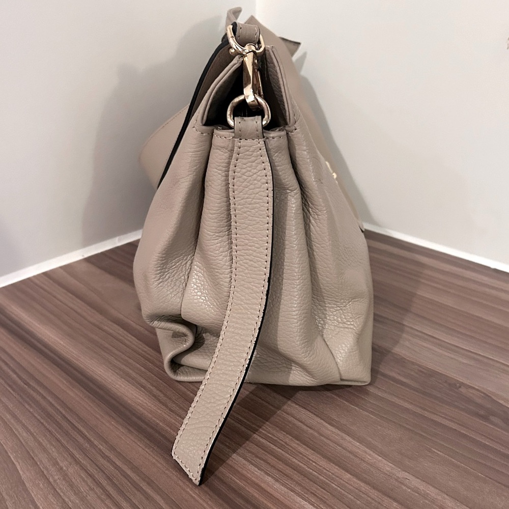 Italian Leather Shoulder Bag - Picture 9 of 16